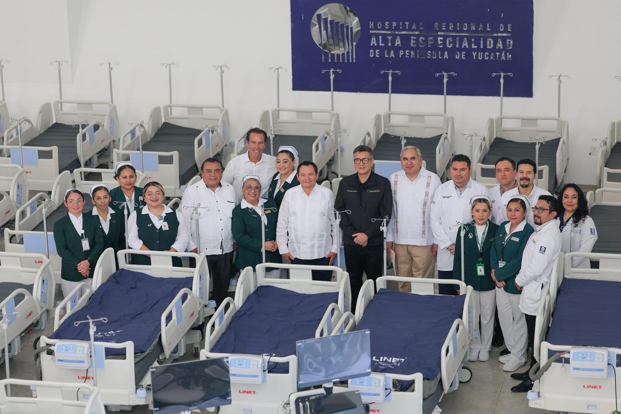 Equipo-medico-al-Hospital-de-Alta-Especialidad