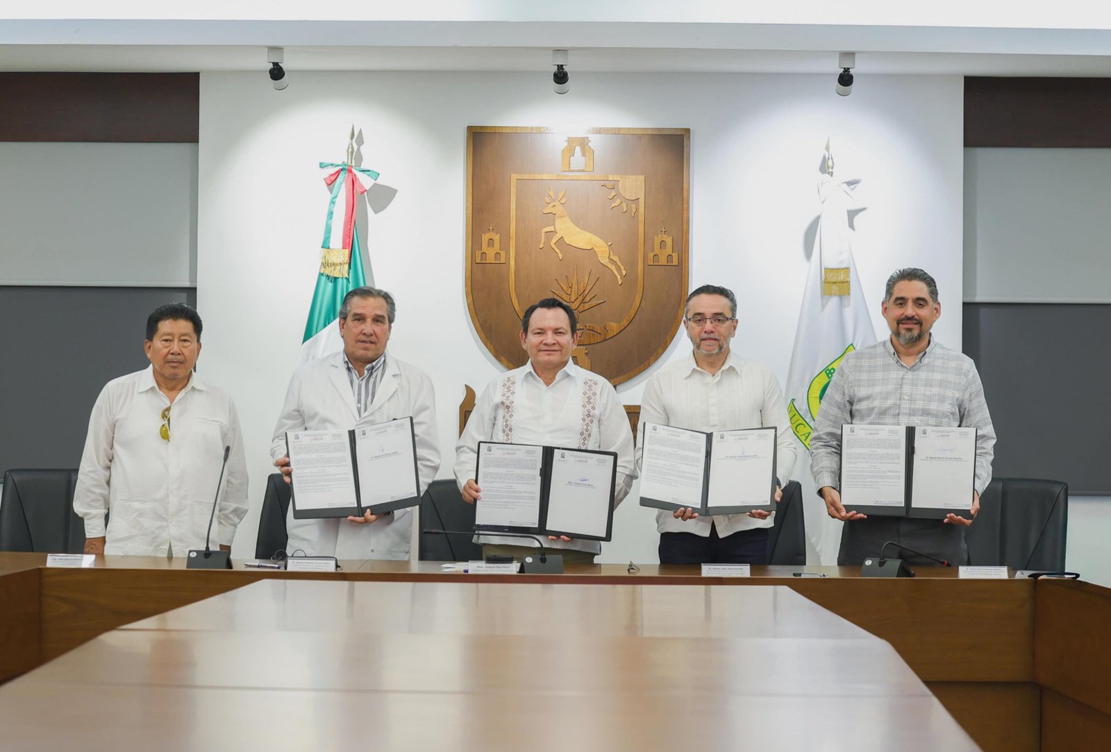 Hospital-Corea-México-se-fortalece,-afirma-el-gobernador